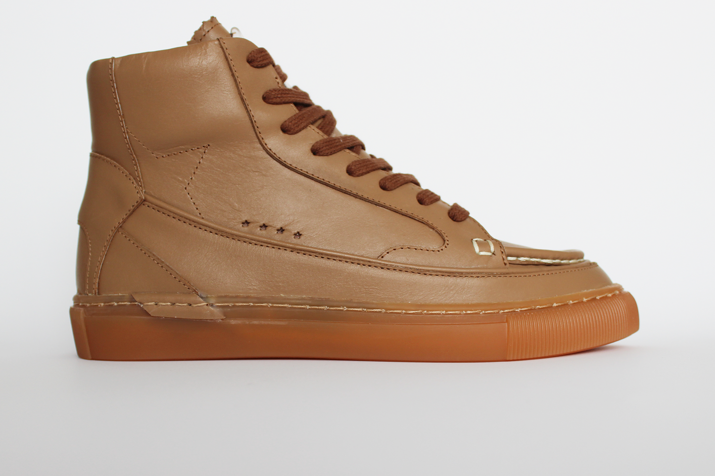 High Top Capuccino – Sneaker artesanal (Preventa)